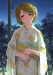  1girl absurdres brown_hair closed_mouth commentary_request fingernails floral_print flower hair_flower hair_ornament highres japanese_clothes kimono koizumi_hanayo long_sleeves love_live! love_live!_school_idol_project night night_sky outdoors print_kimono purple_eyes short_hair sky smile solo starry_night turbo_engine_(rakugaki_tabo) white_kimono wide_sleeves yukata 