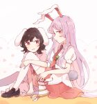  2girls :3 :o animal_ears bangs blush breasts carrot carrot_necklace closed_mouth collared_shirt dress eyebrows_behind_hair eyebrows_visible_through_hair fingernails floppy_ears foot_out_of_frame highres inaba_tewi knee_up long_hair looking_at_another lunatic_gun medium_breasts mozukuzu_(manukedori) multiple_girls necktie parted_lips pink_dress pink_skirt profile puffy_short_sleeves puffy_sleeves purple_hair rabbit_ears rabbit_tail red_eyes red_neckwear reisen_udongein_inaba shirt short_sleeves sideways_glance skirt symbol-only_commentary tail thighhighs touhou very_long_hair white_legwear white_shirt wing_collar 