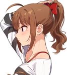  1girl adjusting_hair ahoge alternate_hairstyle bangs black_shirt bow bra_strap brown_hair closed_mouth commentary hair_bow idolmaster idolmaster_million_live! kamille_(vcx68) light_frown long_hair medium_hair off-shoulder_shirt off_shoulder ponytail purple_eyes red_bow shirt sidelocks simple_background solo striped striped_shirt white_background yokoyama_nao 