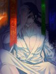  1boy ashiya_douman_(fate) black_hair blood blood_from_mouth blurry blurry_foreground bright_pupils clenched_teeth collarbone fate/grand_order fate_(series) hand_over_eye highres japanese_clothes kimono long_hair looking_at_viewer male_focus multicolored_hair pectorals split-color_hair teeth tt_hmx white_hair white_kimono yukata 