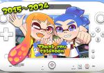  1boy 1girl blue_eyes blue_hair commentary_request copyright_name crying furu_spla game_console goodbye highres incoming_fist_bump inkling inkling_boy inkling_girl inkling_player_character long_hair one_eye_closed open_mouth orange_eyes orange_hair pointy_ears short_hair smile splatoon_(series) splatoon_1 streaming_tears tears teeth tentacle_hair thank_you thick_eyebrows waving wii_u wii_u_gamepad 
