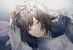 1boy blue_eyes commentary crown fate/grand_order fate_(series) gradient gradient_background insect_wings light_particles male_focus messy_hair oberon_(fate) silver_hair spoilers syerii wings 