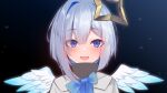  1girl :d amane_kanata bangs black_shirt blue_bow blue_hair blush bow eyebrows_visible_through_hair feathered_wings grey_jacket hair_between_eyes high_collar highres hololive jacket looking_at_viewer mini_wings multicolored_hair open_mouth purple_eyes shirt sidelocks silver_hair smile solo two-tone_hair virtual_youtuber white_wings wings yoshiheihe 