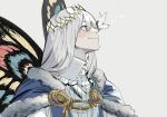  1boy absurdres bug butterfly butterfly_on_nose butterfly_wings cape fate/grand_order fate_(series) fur-trimmed_cape fur_trim highres insect male_focus moai_on oberon_(fate) silver_hair smile wings 