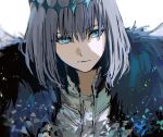  1boy black_cape blue_eyes blurry cape choroi_amachori closed_mouth collared_shirt commentary_request crown depth_of_field fate/grand_order fate_(series) fur-trimmed_cape fur_trim grey_hair hair_between_eyes highres looking_at_viewer male_focus medium_hair oberon_(fate) oberon_(third_ascension)_(fate) popped_collar portrait shirt simple_background solo white_background white_shirt 