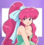  1girl bare_shoulders breasts brown_eyes cleavage closed_mouth commentary_request disguise dress earrings eyeshadow green_dress highres jewelry long_hair makeup pink_hair pink_lips ponytail princess purple_background purple_eyeshadow ranma_1/2 ranma_1/2_kessen_tougenkyou!_hanayome_wo_torimodose! rhankomega saotome_ranma saotome_ranma_(female) smile solo spanish_commentary teardrop_earrings very_long_hair wavy_hair 