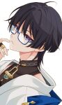  1boy ahoge bespectacled bishounen black_bodysuit blue-framed_eyewear blue_cape blunt_ends bodysuit bright_pupils cape choppy_bangs closed_mouth commentary_request dutch_angle eyeliner genshin_impact glasses gold_ring hand_up highres japanese_clothes kimono looking_at_viewer makeup male_focus mandarin_collar middle_ring purple_eyes red_eyeliner saekiya_sabou scaramouche_(genshin_impact) semi-rimless_eyewear shoulder_peek side_cape solo tsurime wanderer_(genshin_impact) white_background white_kimono white_pupils 