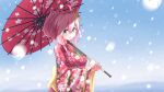  1girl ahoge closed_mouth day english_commentary flower green_eyes hair_flower hair_ornament highres holding holding_umbrella japanese_clothes kay_yu kimono long_hair original outdoors pink-haired_girl_(kay_yu) pink_hair red_kimono smile snow solo umbrella upper_body yellow_flower 