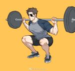  1boy anderain bara black_shirt black_shorts brown_hair eyepatch grey_shirt large_pectorals male_focus muscular muscular_male ombra_(anderain) one_eye_covered original pectorals shirt short_hair shorts simple_background solo squatting two-tone_shirt weibo_username weightlifting weights 