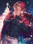  1boy absurdres bara black_shirt christmas_tree covered_abs cross_scar curran_(dragalia_lost) dragalia_lost feet_out_of_frame gift_bag hair_between_eyes hair_over_one_eye hat highres index_finger_raised looking_at_viewer male_focus mature_male muscular muscular_male pectorals santa_costume santa_hat scar scar_on_face scar_on_forehead shirt short_hair snowing solo taut_clothes taut_shirt yaosan233 