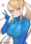  1girl absurdres bangs blonde_hair blue_eyes bodysuit breasts damodar hair_between_eyes highres large_breasts long_hair looking_at_viewer metroid metroid_dread mole mole_under_mouth ponytail samus_aran simple_background skin_tight smile solo v zero_suit 