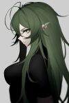 1girl antenna_hair arknights black_shirt breasts commentary from_side gavial_(arknights) green_eyes green_hair hair_between_eyes highres long_hair looking_at_viewer medium_breasts ozeu0916 pointy_ears profile shirt short_sleeves sideways_glance simple_background solo upper_body yellow_eyes 