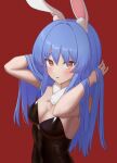  1girl animal_ear_fluff animal_ears armpits arms_up bangs bare_arms bare_back bare_shoulders black_leotard blue_hair blush breasts cleavage commentary covered_navel eyebrows eyebrows_visible_through_hair from_side hands_in_hair head_tilt highres hololive leotard long_hair looking_at_viewer medium_breasts navel parted_bangs parted_lips playboy_bunny rabbit_ears red_background red_eyes shawl sidelocks simple_background slit_pupils solo usada_pekora very_long_hair virtual_youtuber yihsien 
