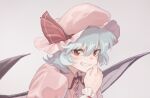  1girl bangs bat_wings blue_hair clenched_hand commentary_request grey_background grin hand_up hat hat_ribbon looking_at_viewer medium_hair mob_cap pink_headwear pink_shirt puffy_sleeves red_eyes red_ribbon remilia_scarlet ribbon shiratama_(hockey) shirt simple_background smile solo touhou upper_body wings 