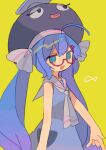  1girl :d \m/ ahoge animal_hat arm_at_side ascot bad_id bad_tumblr_id bangs bare_arms bare_shoulders blue_dress blue_eyes blue_hair daizu_(melon-lemon) dot_nose dress eel_hat eyes_visible_through_hair fang furrowed_brow glasses green_background grey_ascot grey_neckwear grey_ribbon grey_sailor_collar hair_between_eyes hair_ornament hairclip hat hat_ribbon highres jitome long_hair looking_at_viewer looking_to_the_side low_twintails mortarboard open_mouth otomachi_una pink-framed_eyewear ribbon sailor_collar sailor_dress semi-rimless_eyewear sidelocks simple_background skin_fang sleeveless sleeveless_dress smile solo standing talkex twintails two-tone_neckwear two-tone_ribbon under-rim_eyewear upper_body very_long_hair vocaloid voiceroid 