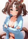  1girl ahoge animal_ears bikini blue_jacket blush breasts brown_eyes brown_hair cleavage closed_mouth collarbone commentary_request crossed_arms gran_alegria_(umamusume) hair_between_eyes hair_ornament hood hooded_jacket horse_ears horse_girl horse_tail jacket komb looking_at_viewer medium_breasts medium_hair multicolored_hair navel open_clothes open_jacket red_bikini simple_background smile solo stomach swimsuit tail umamusume white_streaks x_hair_ornament 