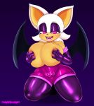  anthro bat_wings big_breasts bodysuit breast_squish breasts chiropteran clothed clothing corruption female gradient_background hi_res holding_breast huge_breasts kneeling looking_at_viewer mammal membrane_(anatomy) membranous_wings nightlycatgirl open_mouth open_smile pink_eyes rouge_the_bat sega simple_background skinsuit smile solo sonic_the_hedgehog_(series) squish tight_clothing topless wings womb_tattoo 