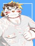  2021 anthro belly blush clothing cute_fangs felid fur hi_res hmkeito humanoid_hands kemono licho_(tas) lifewonders male mammal overweight overweight_male pantherine shirt simple_background solo tiger tokyo_afterschool_summoners topwear video_games wet wet_clothing wet_shirt wet_topwear white_body white_fur 