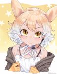  1girl absurdres animal_ears bare_shoulders bra_strap brown_eyes brown_hair closed_mouth collarbone coyote_(kemono_friends) coyote_ears coyote_girl extra_ears eyebrows_visible_through_hair gloves headset highres kedama_(ughugjydthjdf) kemono_friends light_brown_hair looking_at_viewer medium_hair multicolored_eyes multicolored_hair off_shoulder smile solo two-tone_hair upper_body virtual_youtuber white_hair yellow_eyes 