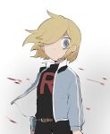  1boy bangs belt black_pants black_shirt blonde_hair brown_belt commentary_request floating_hair grey_eyes grey_jacket highres jacket jiugong_chi logo long_sleeves looking_at_viewer male_focus open_clothes open_jacket pants paulo_(pokemon) pokemon pokemon_(game) pokemon_masters_ex shirt short_hair solo team_rocket 