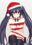  1girl angry black_hair black_legwear blush breasts clenched_teeth eyebrows_visible_through_hair hair_between_eyes hair_ribbon hat highres long_hair looking_at_viewer naked_ribbon navel neptune_(series) noire_(neptune_series) red_eyes ribbon santa_hat simple_background solo teeth thighhighs twintails very_long_hair white_background zatsu 