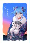  1girl bangs beret blue_eyes blue_flower blue_hair blue_kimono border commentary_request double_bun eyebrows_visible_through_hair flower fur_trim grey_headwear grin hair_between_eyes hair_flower hair_ornament hat highres hololive hoshimachi_suisei japanese_clothes kimono long_sleeves looking_at_viewer plaid_headwear print_kimono saco_(cgmore) smile solo tiger translated upper_body virtual_youtuber 