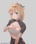  1girl absurdres bandeau black_shirt blonde_hair breasts cleavage collarbone green_eyes grey_background hair_ornament hand_on_own_chest highres hololive kazama_iroha lips long_hair looking_at_viewer medium_breasts midriff mrbigman pants parted_lips ponytail shirt shrug_(clothing) simple_background smile solo sportswear twitter_username virtual_youtuber yoga_pants 