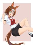  1girl animal_ears bamboo_memory_(umamusume) black_footwear black_shorts blue_eyes brown_hair character_name clenched_hands commentary ear_ribbon grey_background gym_shirt gym_shorts gym_uniform headband highres horse_ears horse_girl horse_tail kemuri_(etep3372) knee_up leaning_back looking_at_viewer no_socks open_mouth race_bib shirt shoes short_hair short_sleeves shorts sitting smile sneakers solo t-shirt tail translated umamusume white_hair white_headband white_shirt 