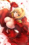  1girl ahoge blonde_hair breasts cleavage dress fate/grand_order fate_(series) green_eyes looking_at_viewer nero_claudius_(fate) nero_claudius_(fate/extra) red_dress 