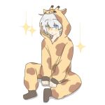  1girl bang_dream! bang_dream!_it&#039;s_mygo!!!!! blue_eyes closed_mouth commentary_request full_body gampong44 giraffe_costume heterochromia kaname_raana long_sleeves looking_at_viewer medium_hair onesie simple_background sitting solo sparkle white_background white_hair yellow_eyes 