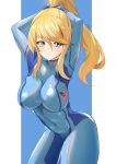  1girl arms_up artist_name blonde_hair blue_background blue_bodysuit blue_eyes blush bodysuit breasts closed_mouth covered_collarbone covered_navel deekei high_ponytail highres long_hair long_sleeves looking_at_viewer medium_breasts metroid mole mole_under_mouth ponytail samus_aran shiny_clothes sidelocks signature simple_background skin_tight smile zero_suit 