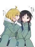  2girls ahoge black_eyes black_hair blonde_hair chito_(shoujo_shuumatsu_ryokou) fur-trimmed_jacket fur_trim gloves green_jacket green_pants highres hood hood_down hooded_jacket jacket low_twintails medium_hair multiple_girls one_eye_closed open_mouth pants shoujo_shuumatsu_ryokou simple_background sitting tawasiupa translation_request twintails whispering white_background yuuri_(shoujo_shuumatsu_ryokou) zipper_pull_tab 