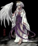  1girl adapted_costume aoiueo12 archaic_japanese_text black_background braid chihaya_(clothing) commentary_request crown feathered_wings full_body grey_hair half_up_braid hand_on_own_face hand_to_own_mouth highres japanese_clothes kishin_sagume knees legs long_sleeves looking_at_viewer looking_down looking_to_the_side purple_skirt red_eyes sandals short_hair simple_background single_wing skirt solo standing toes touhou waraji white_hair white_wings wide_sleeves wings 
