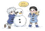  2boys age_regression artist_request boots carrot chinese_commentary food ikari_shinji male_focus multiple_boys nagisa_kaworu neon_genesis_evangelion scarf short_hair smile snow snowman speech_bubble translation_request vegetable younger 