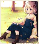  1girl :3 against_tree alternate_costume animal_ears ankle_boots bear_ears blurry boots brown_eyes commentary_request cross-laced_footwear day depth_of_field falling_leaves floral_print full_body grass grey_hair hakama hand_on_own_knee highres indie_virtual_youtuber japanese_clothes kimino knees_up kumagai_chisato leaf leather leather_boots looking_at_viewer medara medium_hair meiji_schoolgirl_uniform outdoors partial_commentary photo_(object) signature sitting smile solo tree virtual_youtuber weeds 