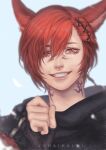  1boy animal_ears artist_name bangs black_gloves cat_ears commentary facial_mark fangs final_fantasy final_fantasy_xiv fingerless_gloves g&#039;raha_tia gloves grey_background grin hair_ornament hair_over_one_eye hand_up juhaihai looking_at_viewer male_focus miqo&#039;te neck_tattoo portrait red_eyes red_hair short_hair slit_pupils smile solo swept_bangs symbol-only_commentary tattoo x_hair_ornament 