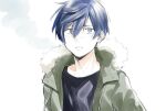  1boy black_shirt blue_eyes blue_hair coat freckles fur_trim hair_between_eyes karushiumu_shougyo kuji_toi male_focus sarazanmai shirt simple_background solo upper_body white_background 