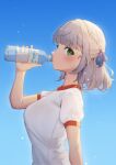  1girl absurdres arm_at_side bangs blue_ribbon blue_sky blush bottle braid commentary day drinking eyebrows_visible_through_hair green_eyes gym_shirt hair_ribbon hand_up highres holding holding_bottle hololive looking_at_viewer looking_to_the_side outdoors plastic_bottle profile ribbon shirogane_noel shirt short_hair short_sleeves shyi silver_hair sky solo white_shirt 