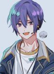  1boy blue_hair chibi chibi_inset earphones highres jacket jewelry ka_i_to0 kaito_(vocaloid) male_focus necklace project_sekai purple_eyes simple_background smile solo vocaloid 