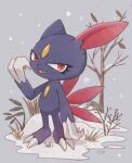  commentary_request fang full_body grey_background leaf looking_at_viewer no_humans oniwa_nwai open_mouth outdoors pokemon pokemon_(creature) red_eyes smile sneasel snow snowing solo standing tongue 