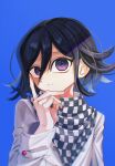  1boy bangs black_hair blue_background checkered_clothes checkered_scarf danganronpa_(series) danganronpa_v3:_killing_harmony foca_(sello20582612) frown grey_jacket hair_between_eyes hand_on_own_chin hand_up highres jacket long_sleeves looking_at_viewer male_focus ouma_kokichi pink_hair scarf shiny shiny_hair short_hair simple_background solo 