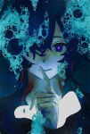  1girl blue_background blue_eyes blue_hair bright_pupils closed_mouth colored_inner_hair finger_to_mouth glowing glowing_eye hair_over_one_eye hand_to_own_mouth hand_up highres index_finger_raised kamitsubaki_studio long_sleeves looking_at_viewer medium_hair multicolored_hair one_eye_covered red_hair rim_(kamitsubaki_studio) shushing smile soap_bubbles solo umiseazzz virtual_youtuber white_pupils wide_sleeves wolf_cut 