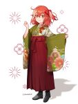  1girl ahoge alternate_costume alternate_hair_ornament fate/grand_order fate_(series) floral_print fujimaru_ritsuka_(female) full_body furisode green_kimono hakama highres japanese_clothes kimono matsui_haru orange_eyes orange_hair print_kimono red_hakama side_ponytail smile solo standing wide_sleeves 