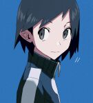  1boy asagiri_kogen black_hair blue_background blue_jacket calem_(pokemon) closed_mouth film_grain from_side grey_eyes highres jacket looking_back male_focus pokemon pokemon_(game) pokemon_xy short_hair simple_background smile solo split_mouth symbol-only_commentary turtleneck turtleneck_jacket upper_body zipper_pull_tab 