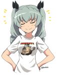  1girl anchovy_(girls_und_panzer) bangs black_ribbon buchikaki carpaccio_(girls_und_panzer) carro_veloce_cv-33 casual character_print closed_mouth clothes_writing commentary doyagao drill_hair eyebrows_visible_through_hair facing_viewer girls_und_panzer green_hair ground_vehicle hair_ribbon hands_on_hips italian_text long_hair military military_vehicle motor_vehicle notice_lines pepperoni_(girls_und_panzer) print_shirt ribbon shirt short_sleeves simple_background smirk smug solo t-shirt tank translated twin_drills twintails twitter_username upper_body white_background 