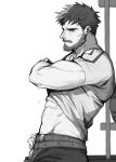  1boy bara beard belt clothes_lift facial_hair from_side frown genshin_impact greyscale highres holmy_(holmesdmode) lifted_by_self looking_at_viewer male_focus mature_male midriff monochrome muscular muscular_male mustache shirt_lift short_hair solo sweat thick_eyebrows wagner_(genshin_impact) 