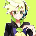  1boy aria_pkmn ascot bangs blonde_hair collarbone commentary_request curtis_(pokemon) green_background green_eyes green_hair grin hair_between_eyes hand_up headset highres looking_at_viewer male_focus mole mole_under_mouth multicolored_hair pokemon pokemon_(game) pokemon_bw2 simple_background smile solo upper_body yellow_ascot 