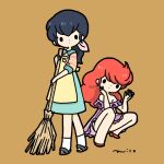  2girls apron bare_shoulders black_hair bow broom brown_background commentary dot_mouth dot_nose dress full_body green_dress hair_bow highres holding holding_broom long_hair looking_at_viewer maison_ikkoku multiple_girls otonashi_kyouko parirobo pink_bow pink_dress piyo_piyo_apron ponytail red_hair roppongi_akemi sandals signature simple_background socks squatting standing white_socks yellow_apron 