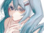  1girl blue_eyes blue_hair blue_nails chinese_commentary collarbone dong_taoxiang finger_to_mouth hair_between_eyes hair_ornament hairclip hatsune_miku highres long_hair looking_at_viewer nude portrait procreate_(medium) sketch solo sparkle twintails vocaloid white_background 